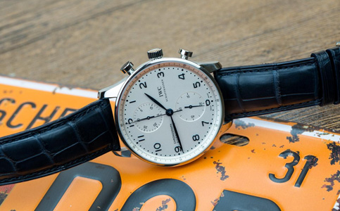 萬國手表售后中心電話(萬國手表金屬帶的保養秘籍)