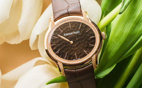 服務(wù)愛(ài)彼維修中心（處理愛(ài)彼手表表盤(pán)生銹的技巧）