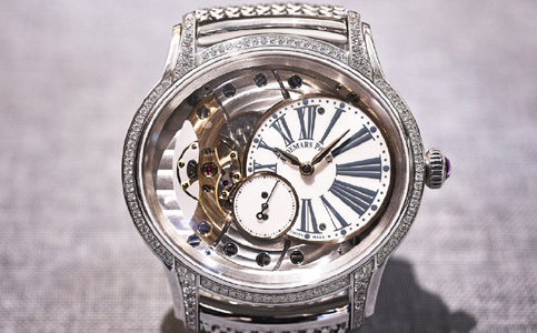 愛彼手表官方維修電話(解決寶珀手表磁化問題的方法)